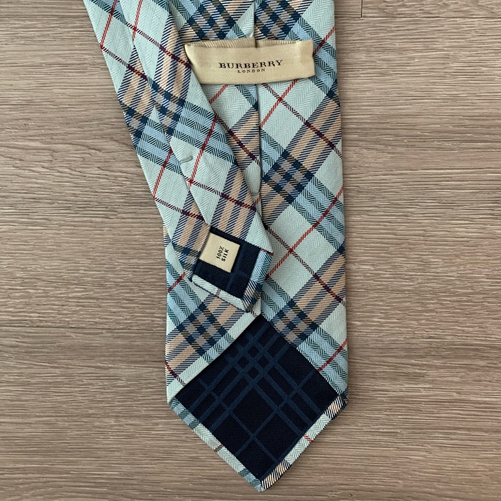 Authentic Burberry Luxury Tie
